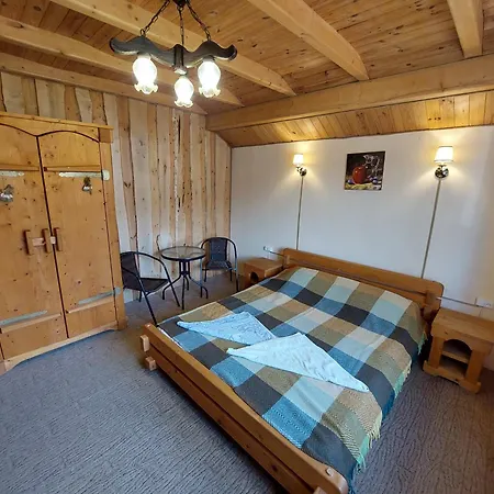 Guest house артгір гостинний двір Mykulychyn